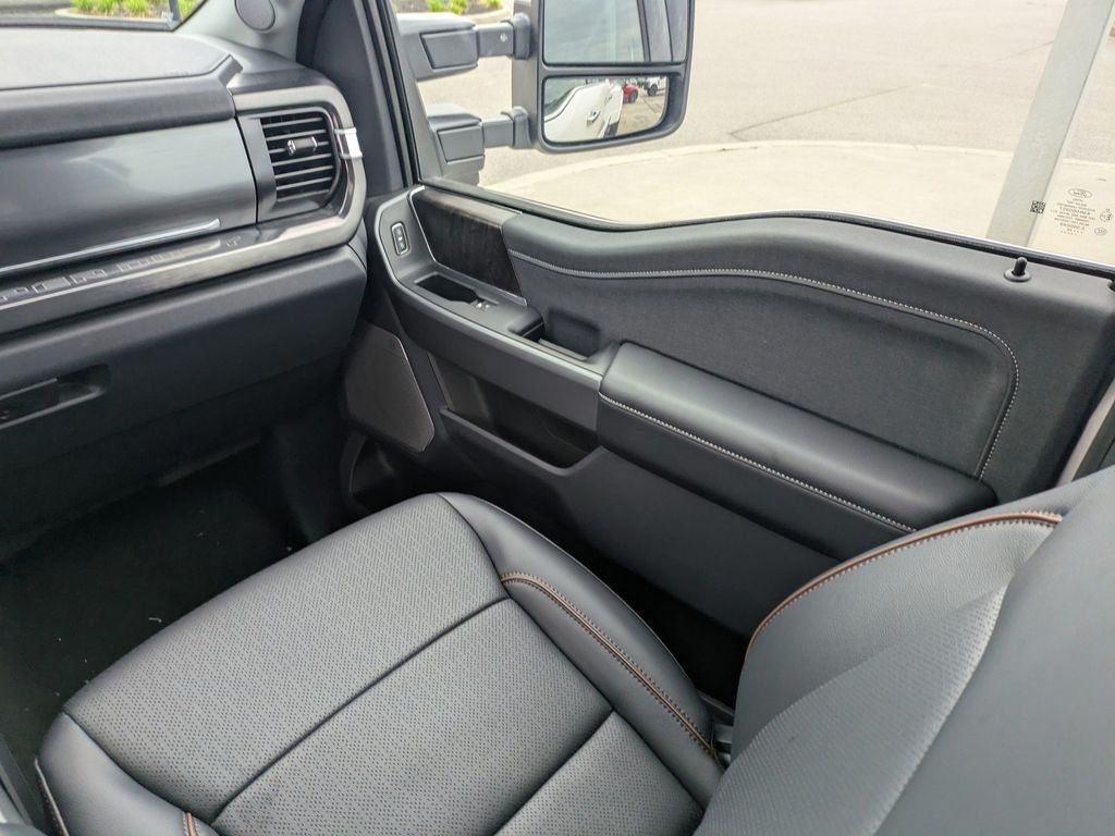 2026 Ford F-350 Super Duty LARIAT