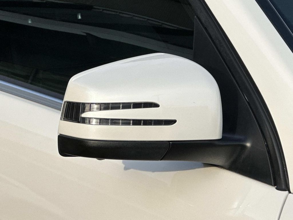 Thumbnail: 2016 Mercedes-Benz GLE - 6