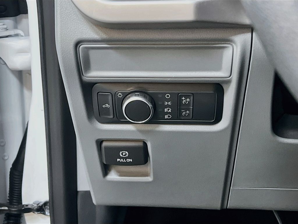 Used 2022 Oxford White Ford XL image 10
