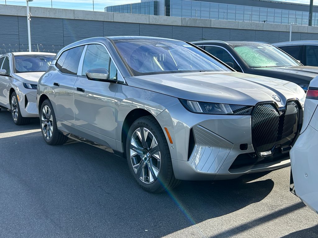 Thumbnail: 2026 BMW iX - 2