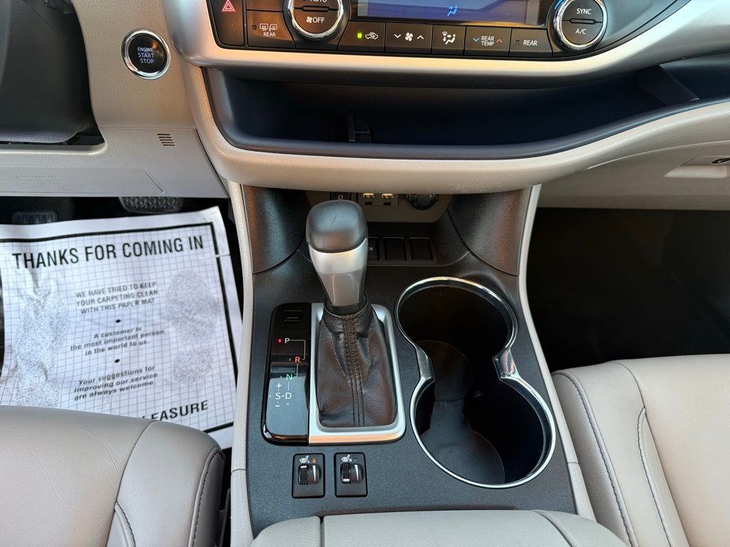 Thumbnail: 2019 Toyota Highlander - 19