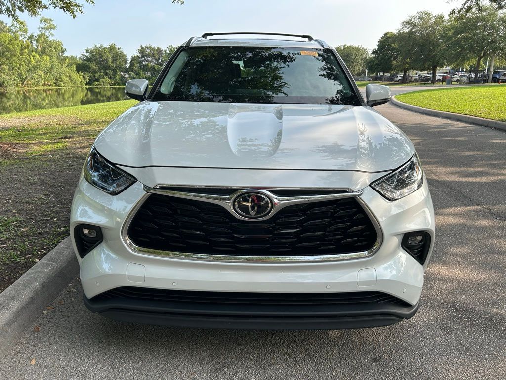 2023 Toyota Highlander Limited 8