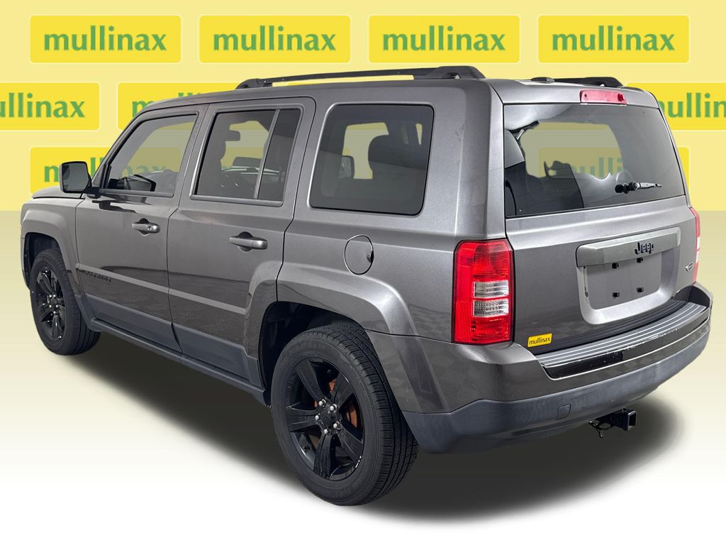 Used 2015 Gray Jeep Sport image 10