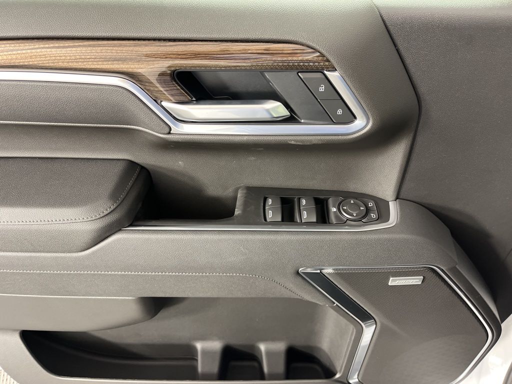 Thumbnail: 2026 Chevrolet Silverado 1500 - 27