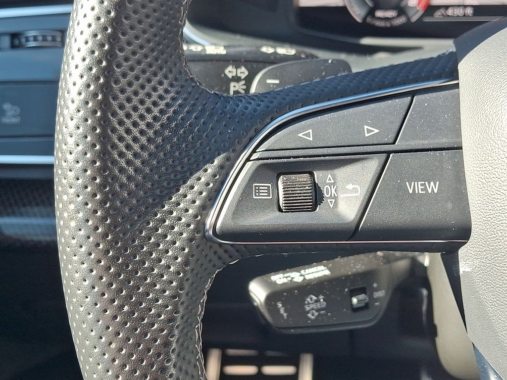 Thumbnail: 2022 Audi SQ8 - 22