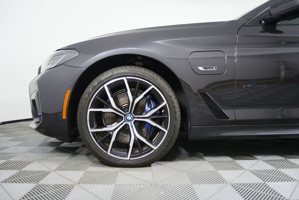 Thumbnail: 2023 BMW 5 Series - 7