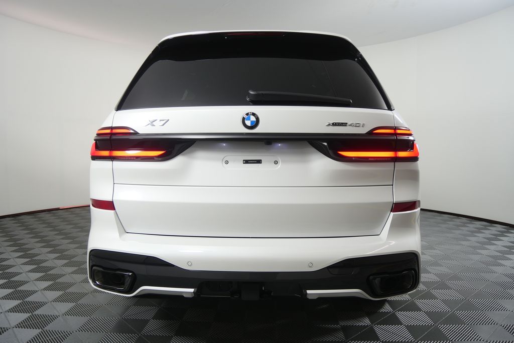 Thumbnail: 2026 BMW X7 - 4
