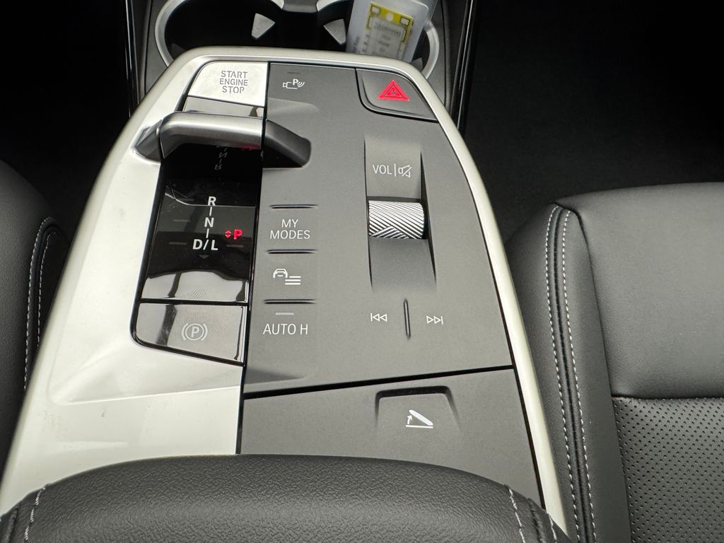 New 2026 White BMW xDrive28i image 19