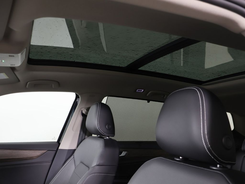 2025 Volkswagen Atlas SEL - Photo 20