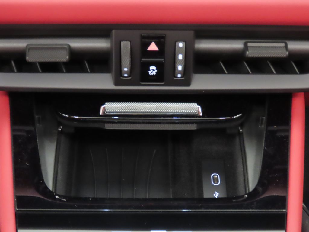 Thumbnail: 2026 Porsche Cayenne - 27