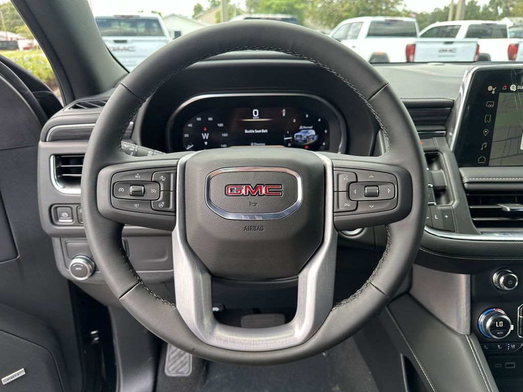 2024 GMC Yukon XL SLT 17