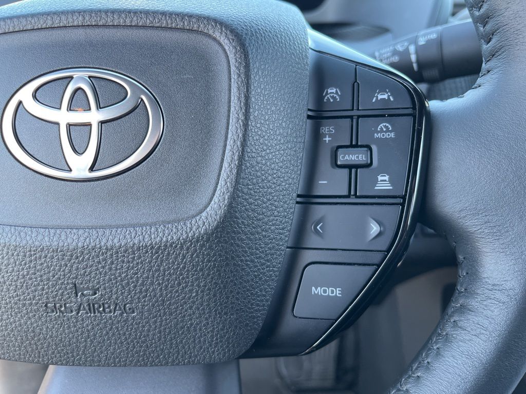 Thumbnail: 2024 Toyota bZ4X - 23