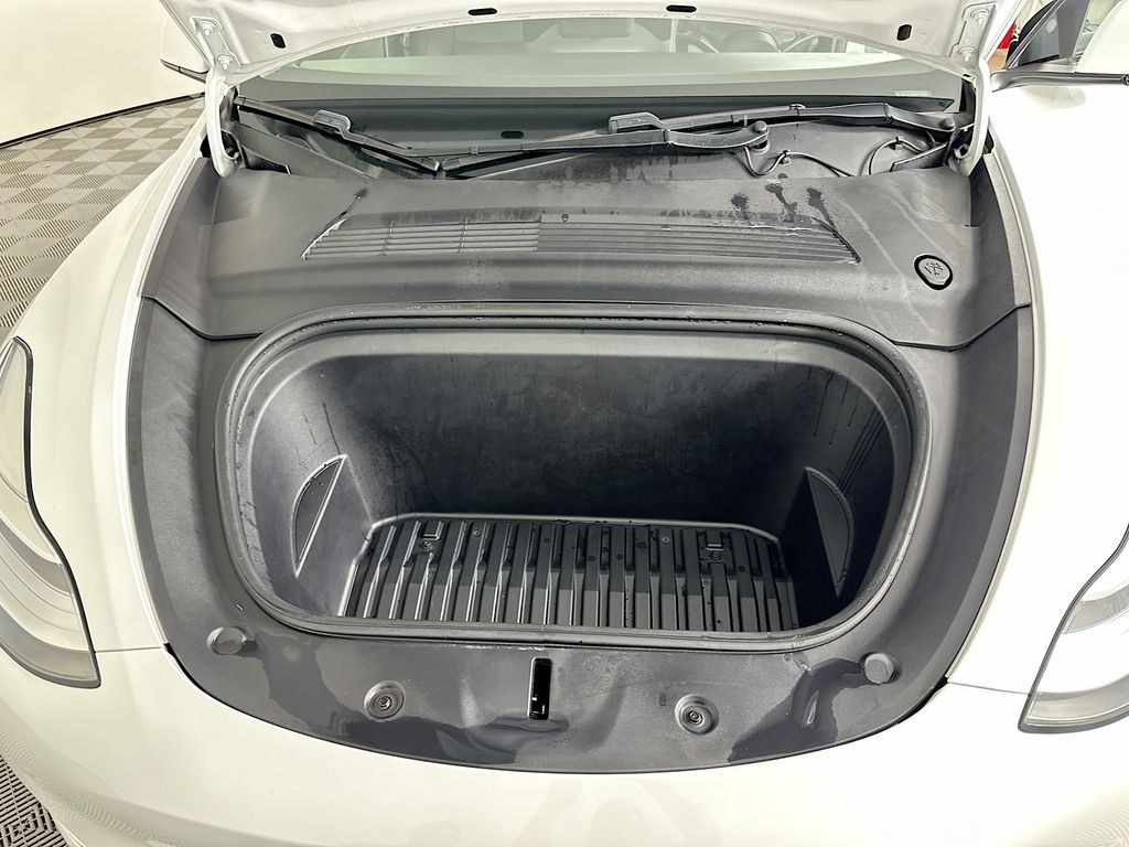 2020 Tesla Model Y Performance 28