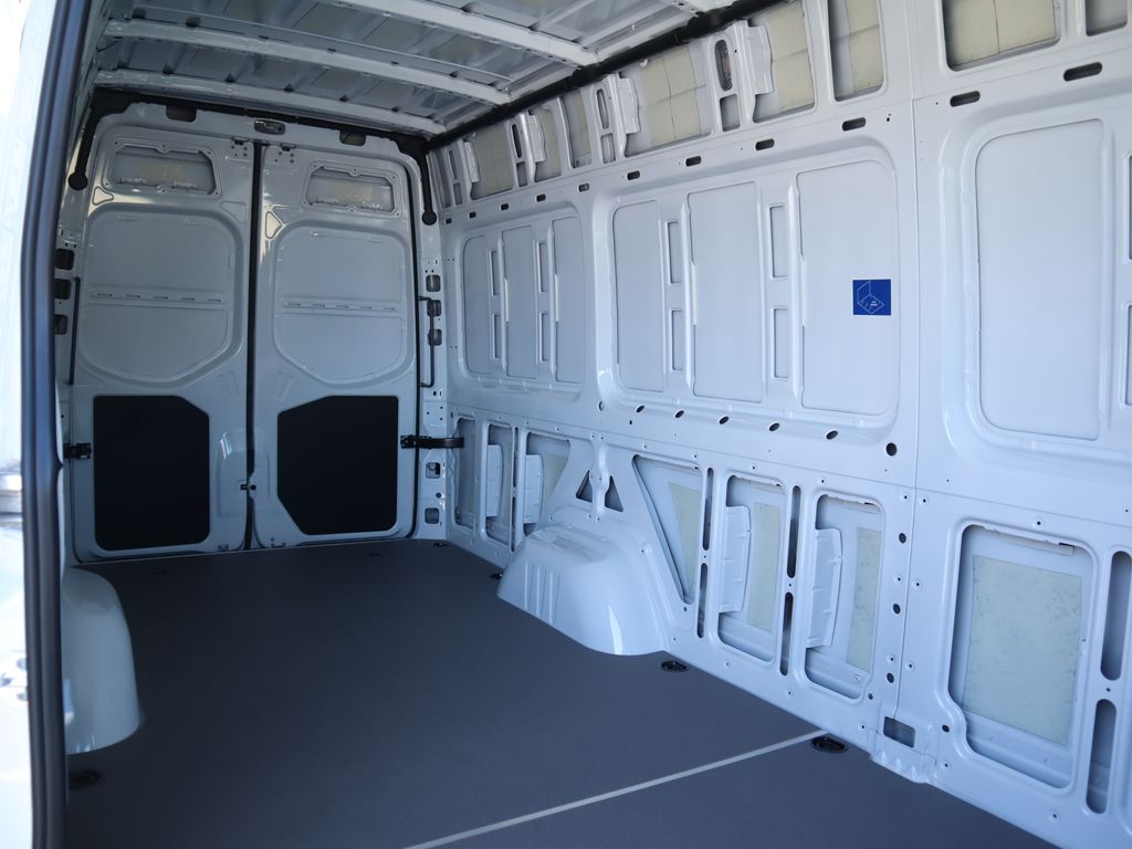 Thumbnail: 2025 Mercedes-Benz Sprinter - 25