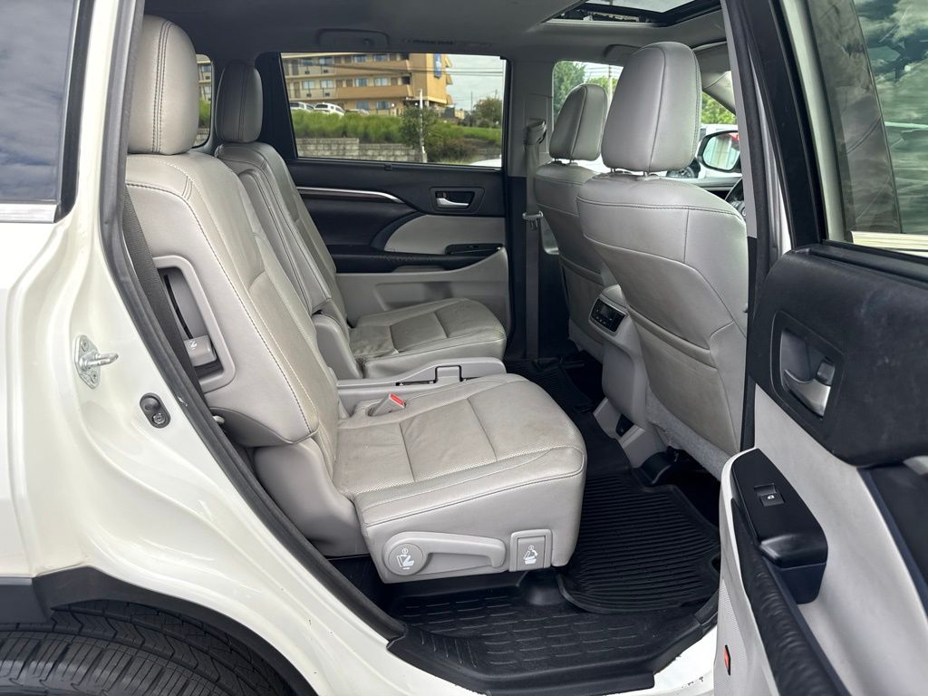 Used 2016 Toyota Highlander SUV