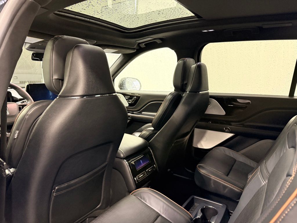 Thumbnail: 2025 Lincoln Aviator - 20