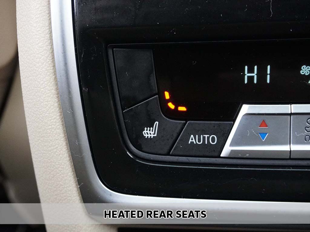Used 2022 Gray BMW xDrive40i image 9