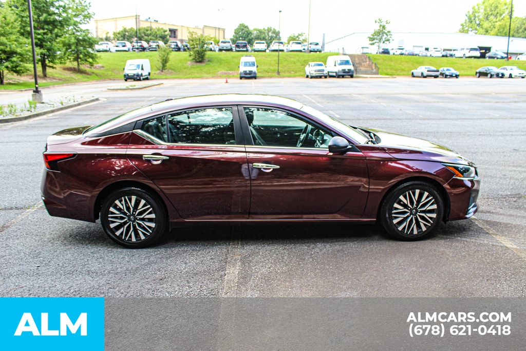 Used 2024 Red Nissan 2.5 SV image 8