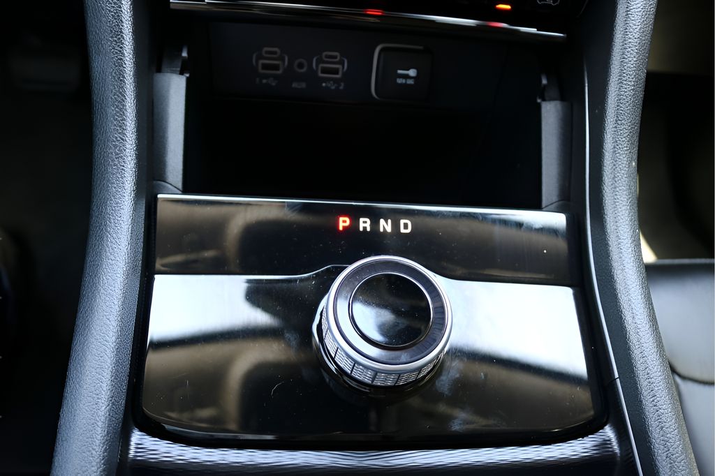 Used Car 2023 Jeep Grand Cherokee  Limited For Sale Under $35,000 In Austin, Texas