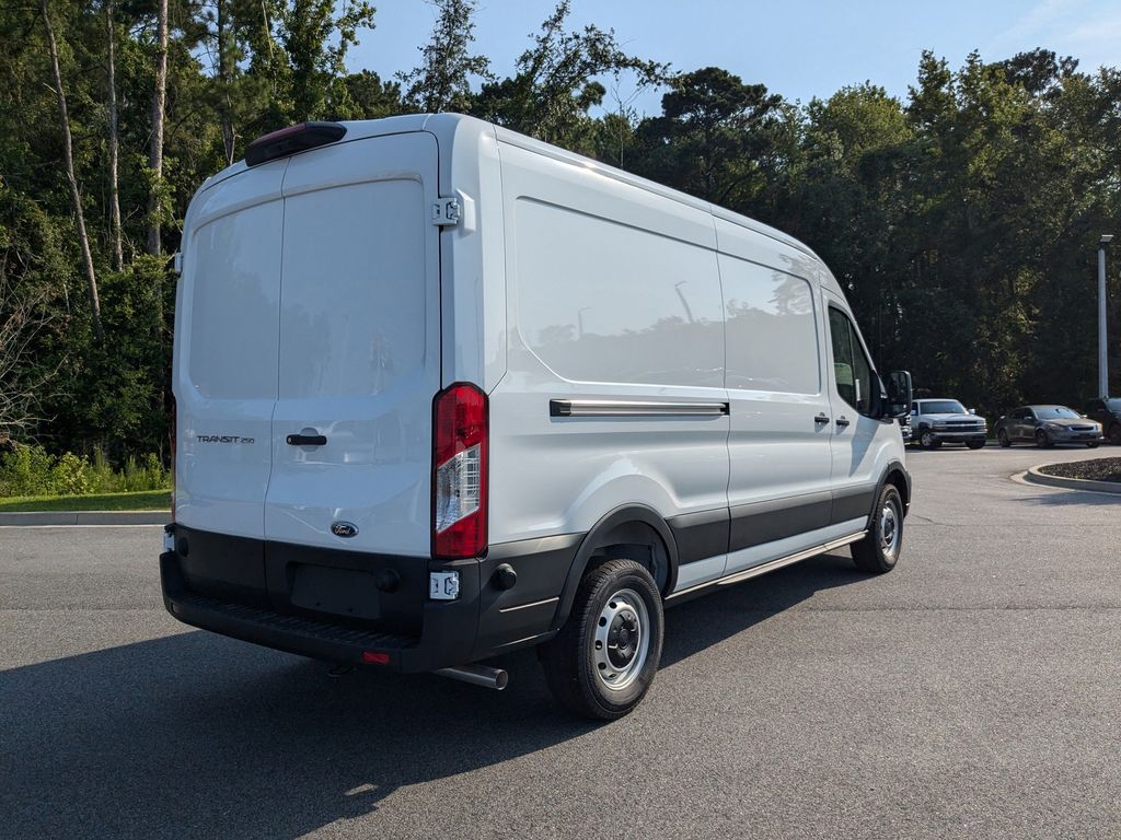 2025 Ford Transit 250