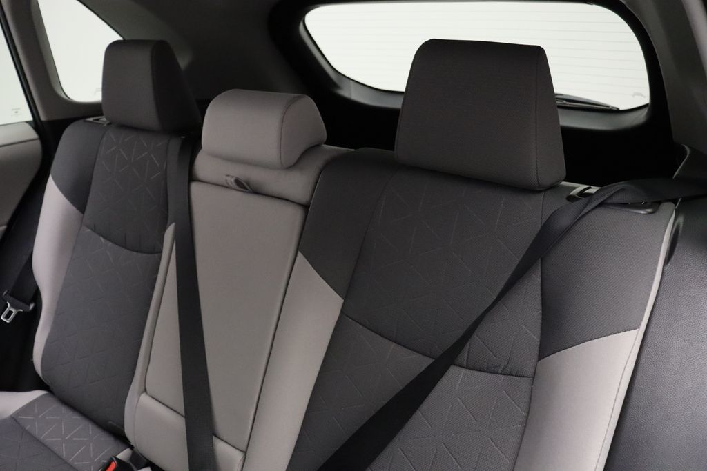 2023 Toyota RAV4 XLE 18