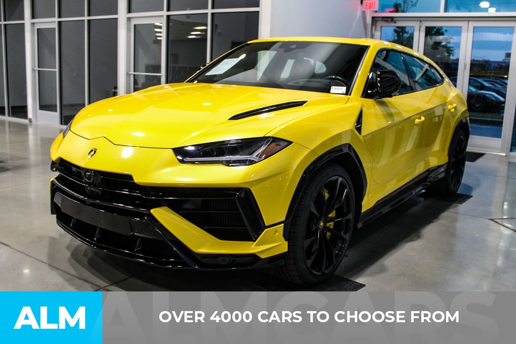 Used 2023  Lamborghini S image 3