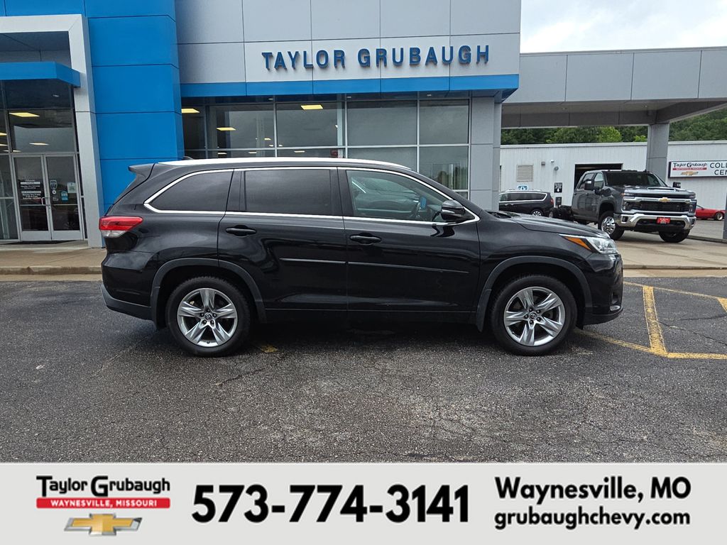 Midnight Black Metallic 2018 Toyota Highlander SUV / Crossover All-Wheel Drive 8-Speed Automatic