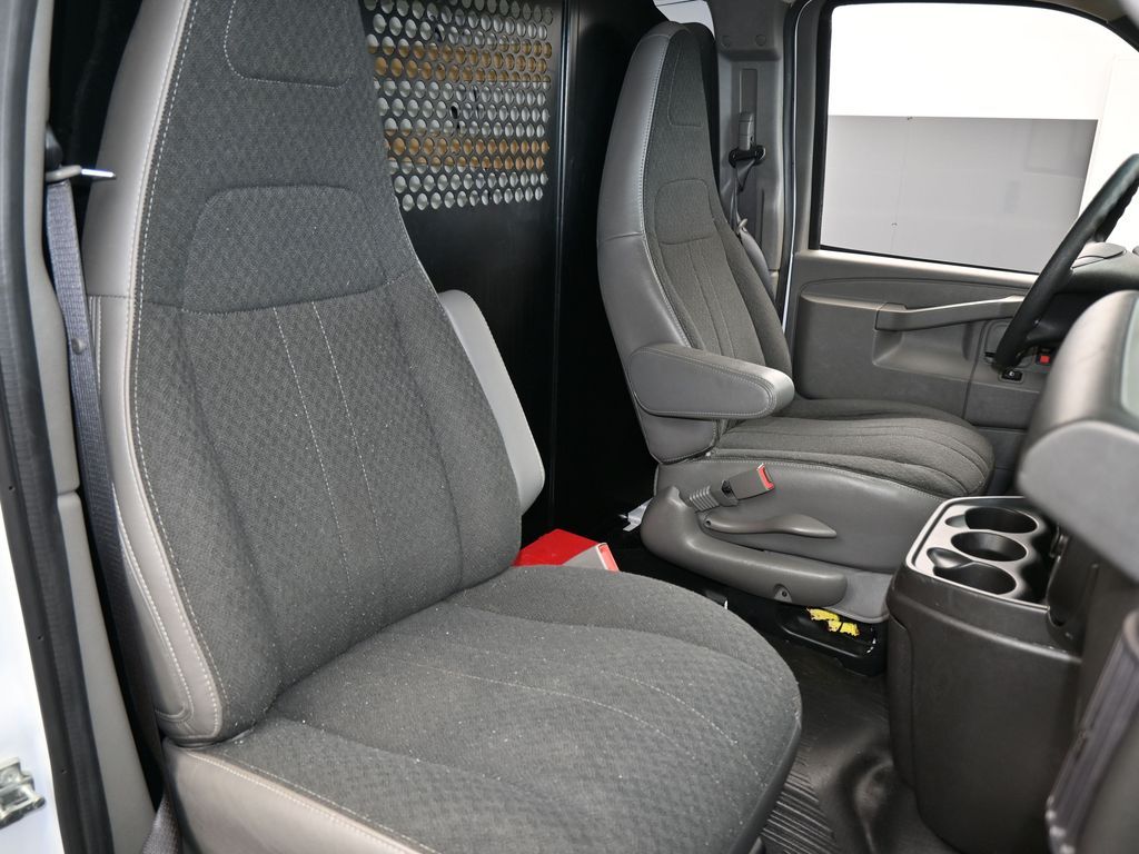 Used 2024 Summit White Chevrolet Work Van image 36