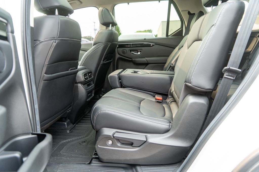 2024 Platinum White Pearl Honda Pilot Touring AWD SUV