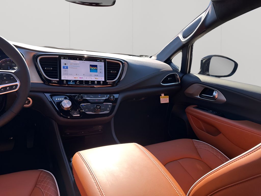 New 2026 Silver Chrysler Pinnacle image 23