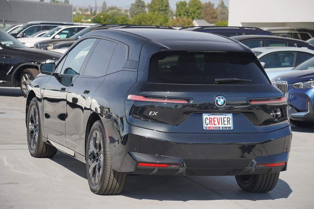 2025 BMW iX xDrive50 7