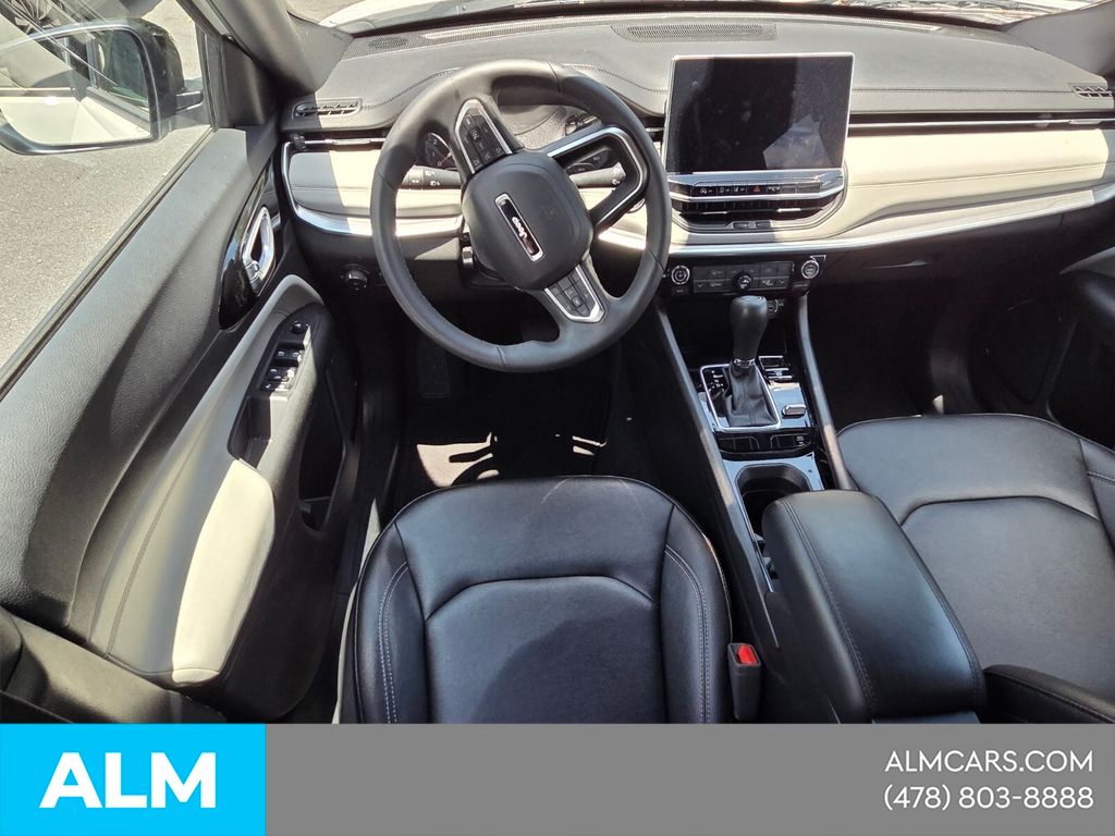 Used 2025 White Jeep Limited image 7