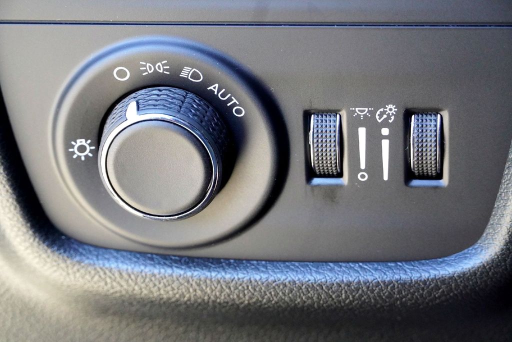 New Car 2025 Jeep Grand Cherokee L  Altitude X For Sale Under $40,000 In Taylor, Texas