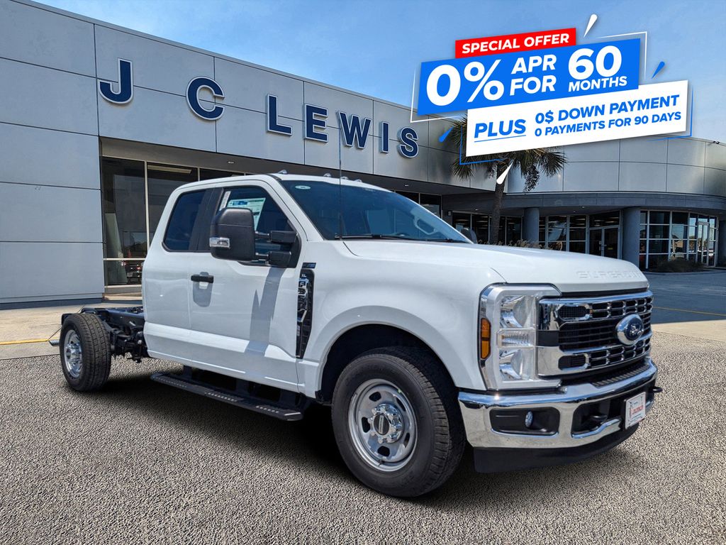 2025 Ford F-350 Chassis XL
