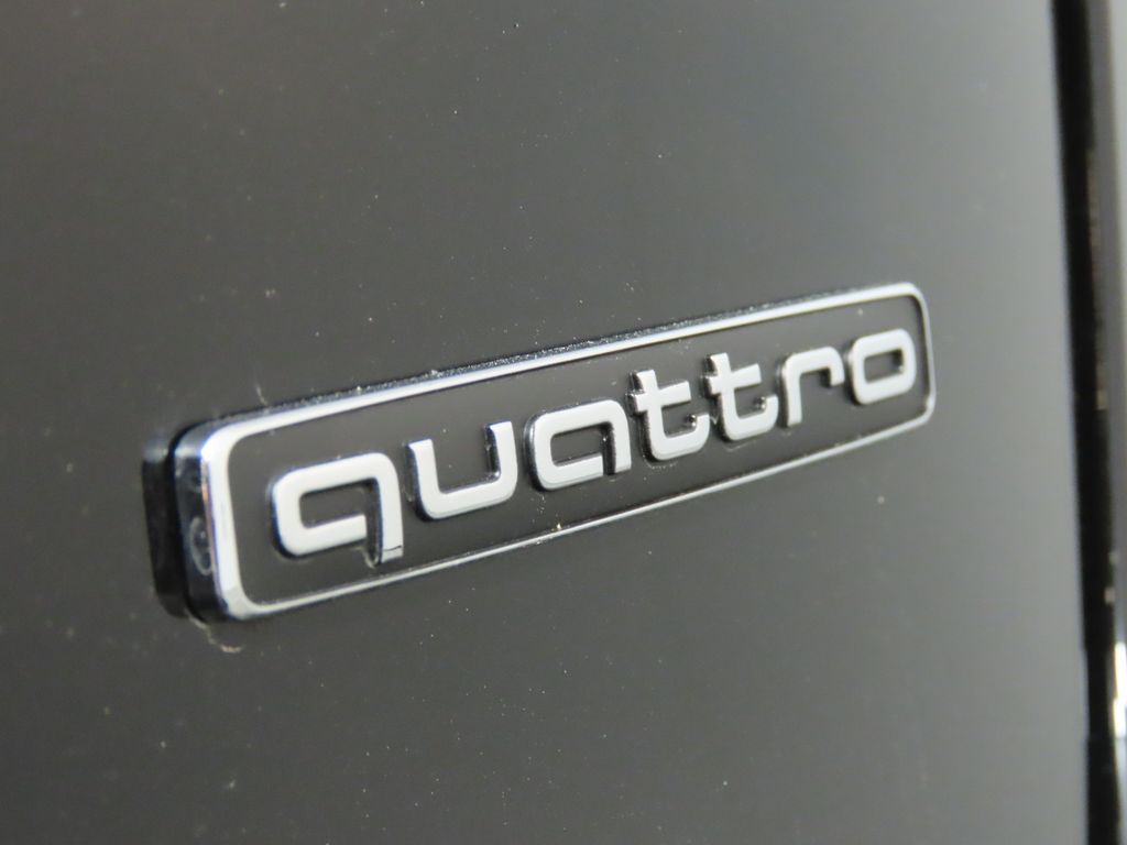 Thumbnail: 2027 Audi Q6 e-tron - 10