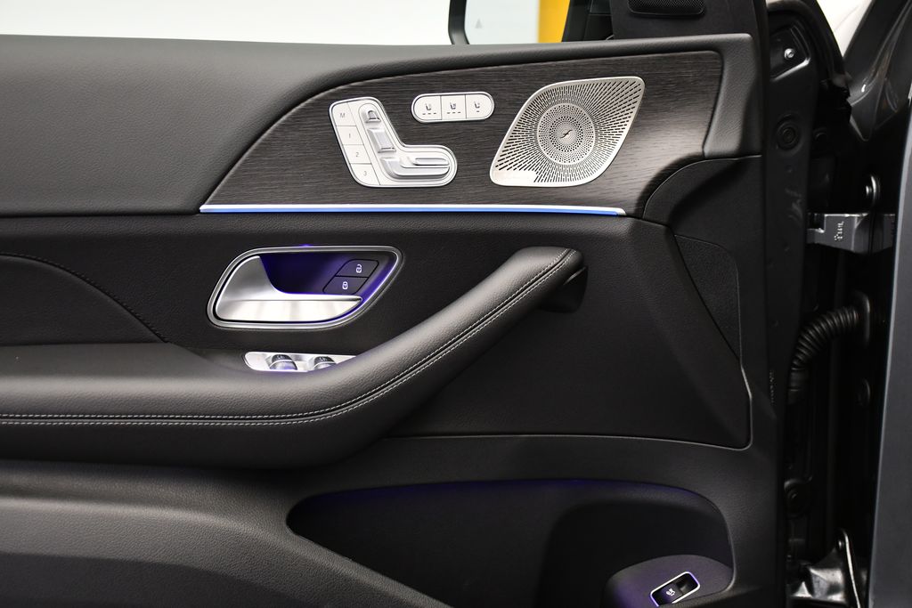 Thumbnail: 2026 Mercedes-Benz GLE - 32