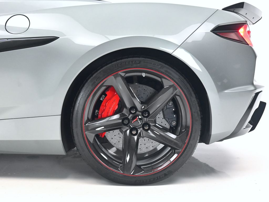 Used 2024 Gray Chevrolet Z06 image 27