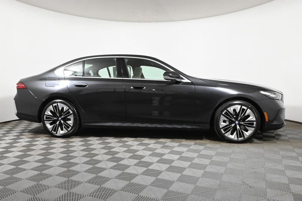 2025 BMW 5 Series 530i xDrive 8