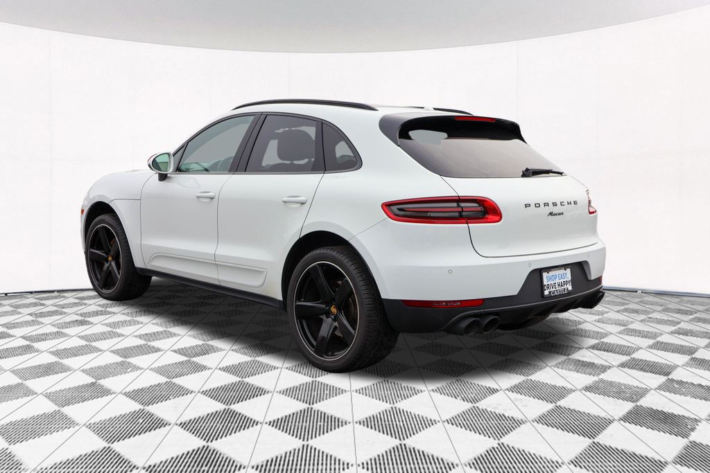 2018 Porsche Macan Base 11