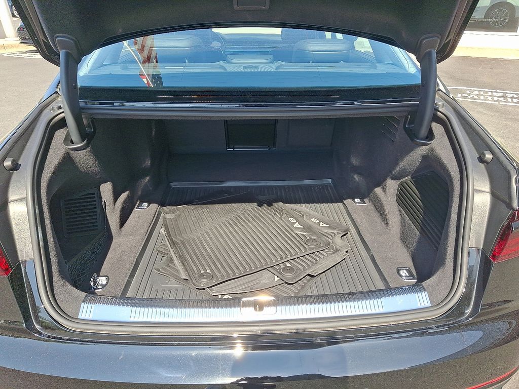 2022 Audi A8 L 30