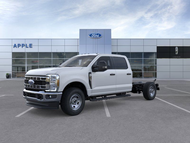 2026 Ford F-350 XL 4x4 Crew Cab 179-In SRW's photo