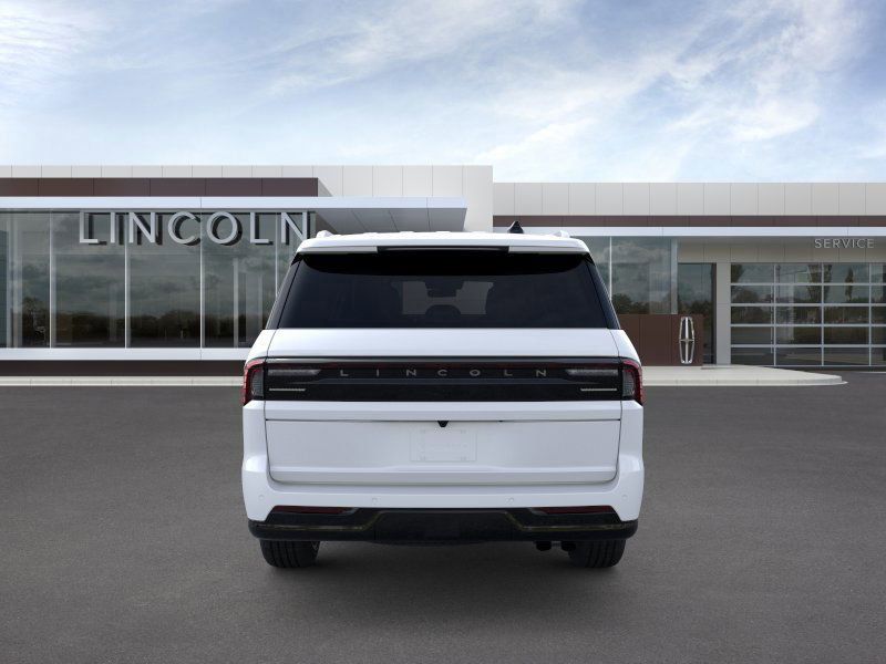 Thumbnail: 2025 Lincoln Navigator L - 5