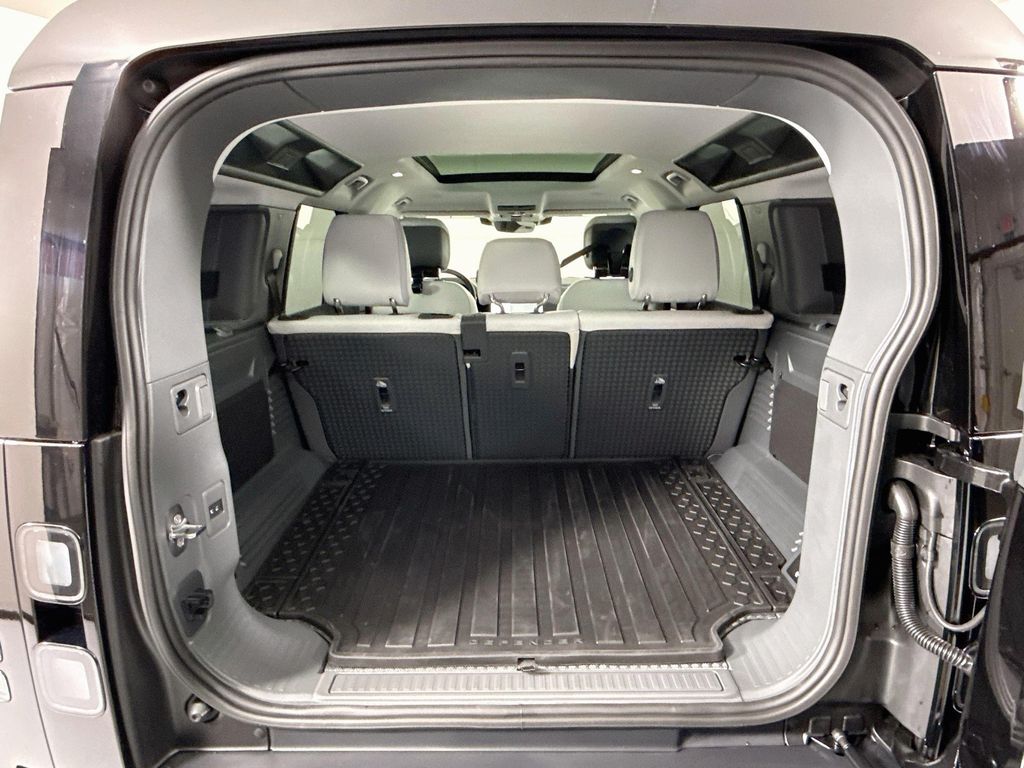Thumbnail: 2026 Land Rover Defender - 30