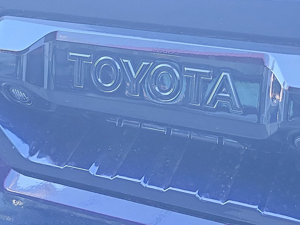 2025 Toyota Tundra Limited 18