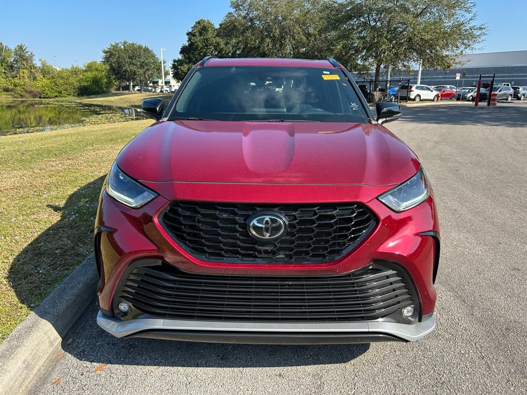 Thumbnail: 2023 Toyota Highlander - 7