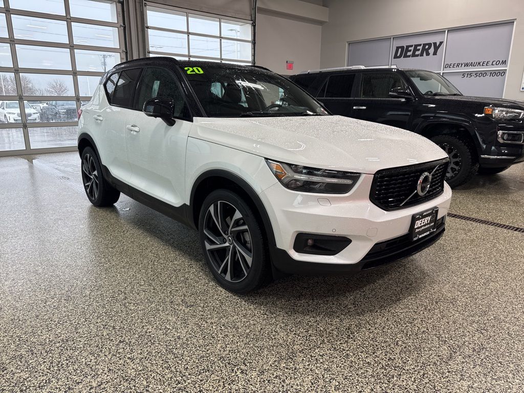 White 2020 Volvo XC40 T5 R-Design AWD SUV / Crossover All-Wheel Drive Automatic