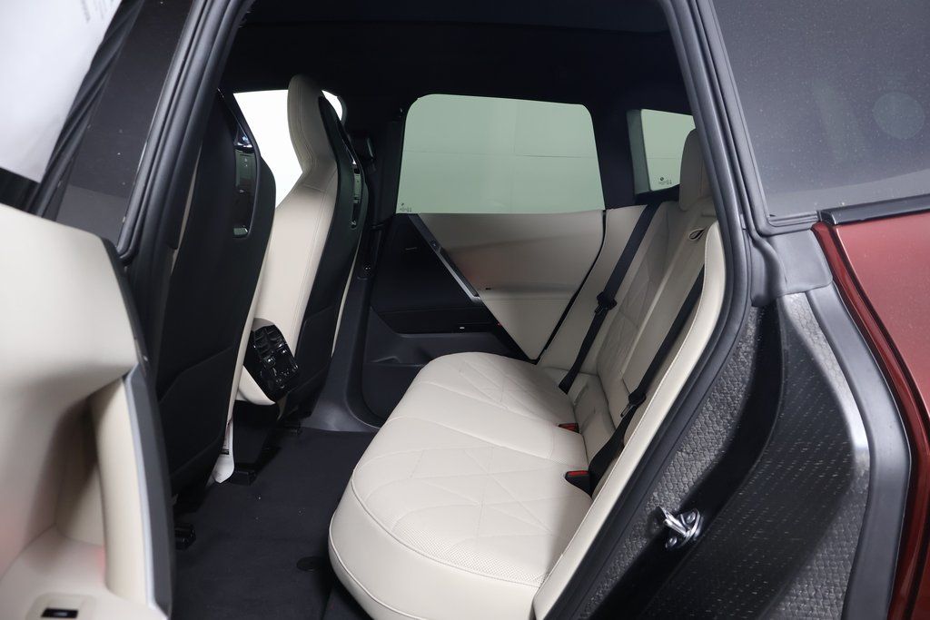2025 BMW iX xDrive50 6