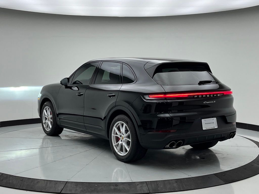 Thumbnail: 2024 Porsche Cayenne - 3