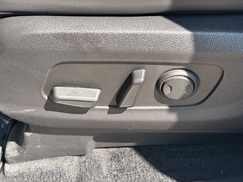 Used 2023 Kia Carnival Van