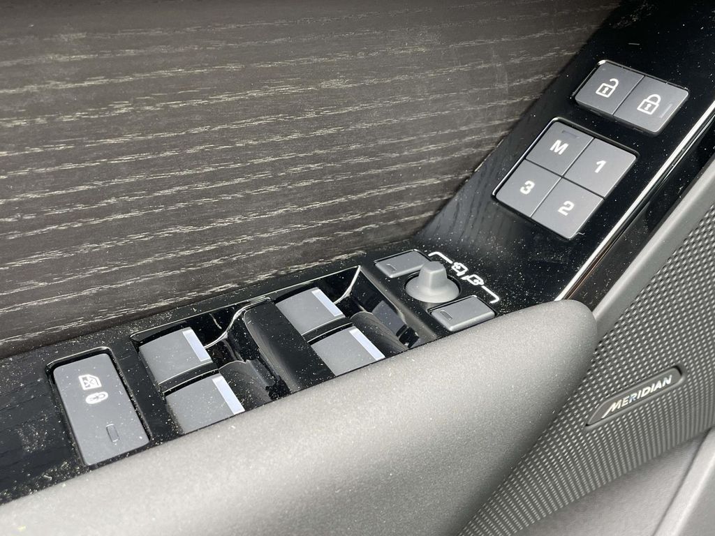 New 2026 Black Land Rover Dynamic SE image 34